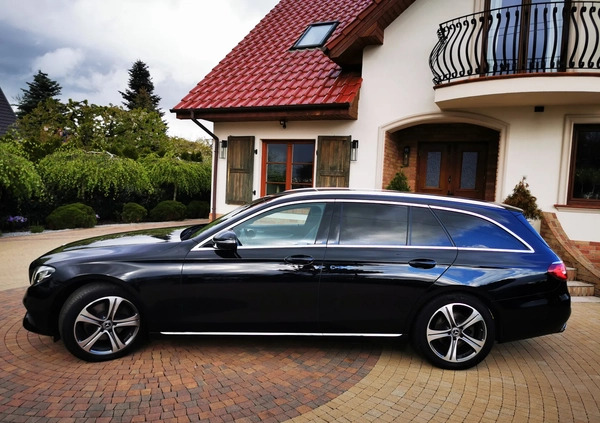 Mercedes-Benz Klasa E cena 89900 przebieg: 178000, rok produkcji 2017 z Ćmielów małe 529